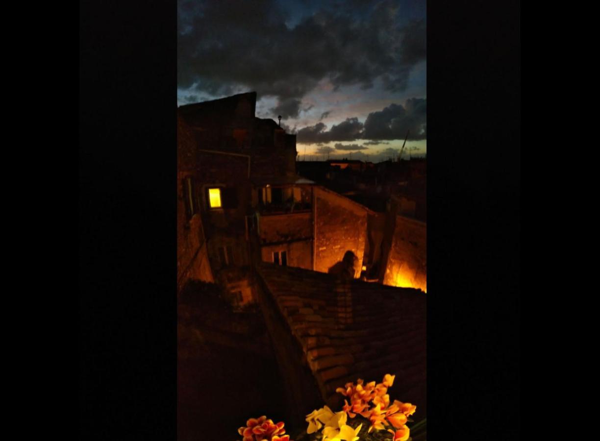 شقة Tivoli Old Town - Casa Nel Quartiere Medioevale المظهر الخارجي الصورة